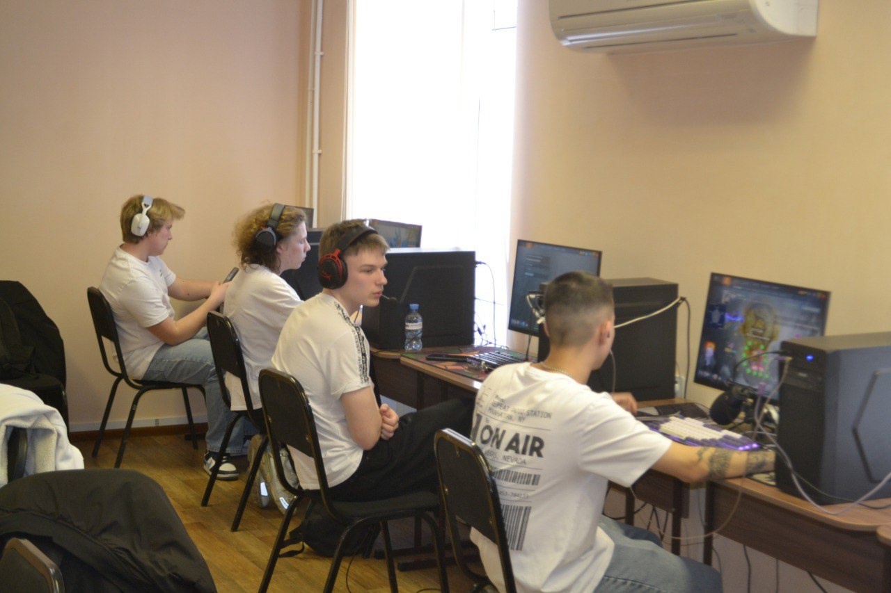 Команда &amp;quot;Агенты Габена 75&amp;quot; приняла участие в открытом турнире по Dota 2.